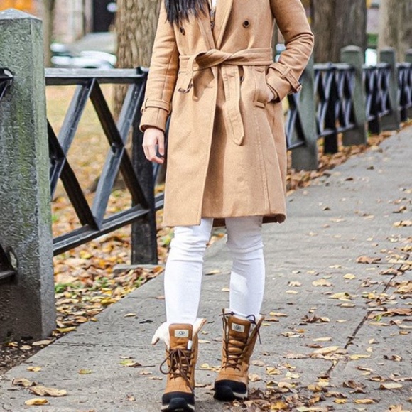 NWT UGG Adirondack iii tan mid boots  size 7 US - celeb favorite - Picture 7 of 16